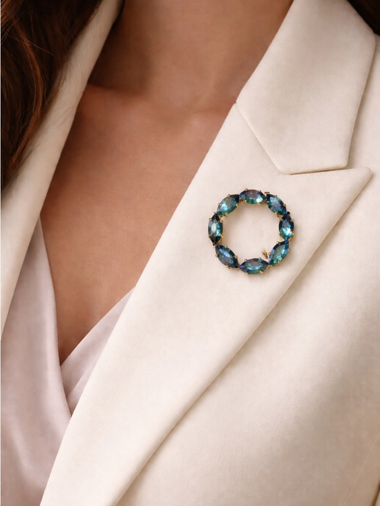 Jewelry - Blue Austrian Crystals Infinity Brooch